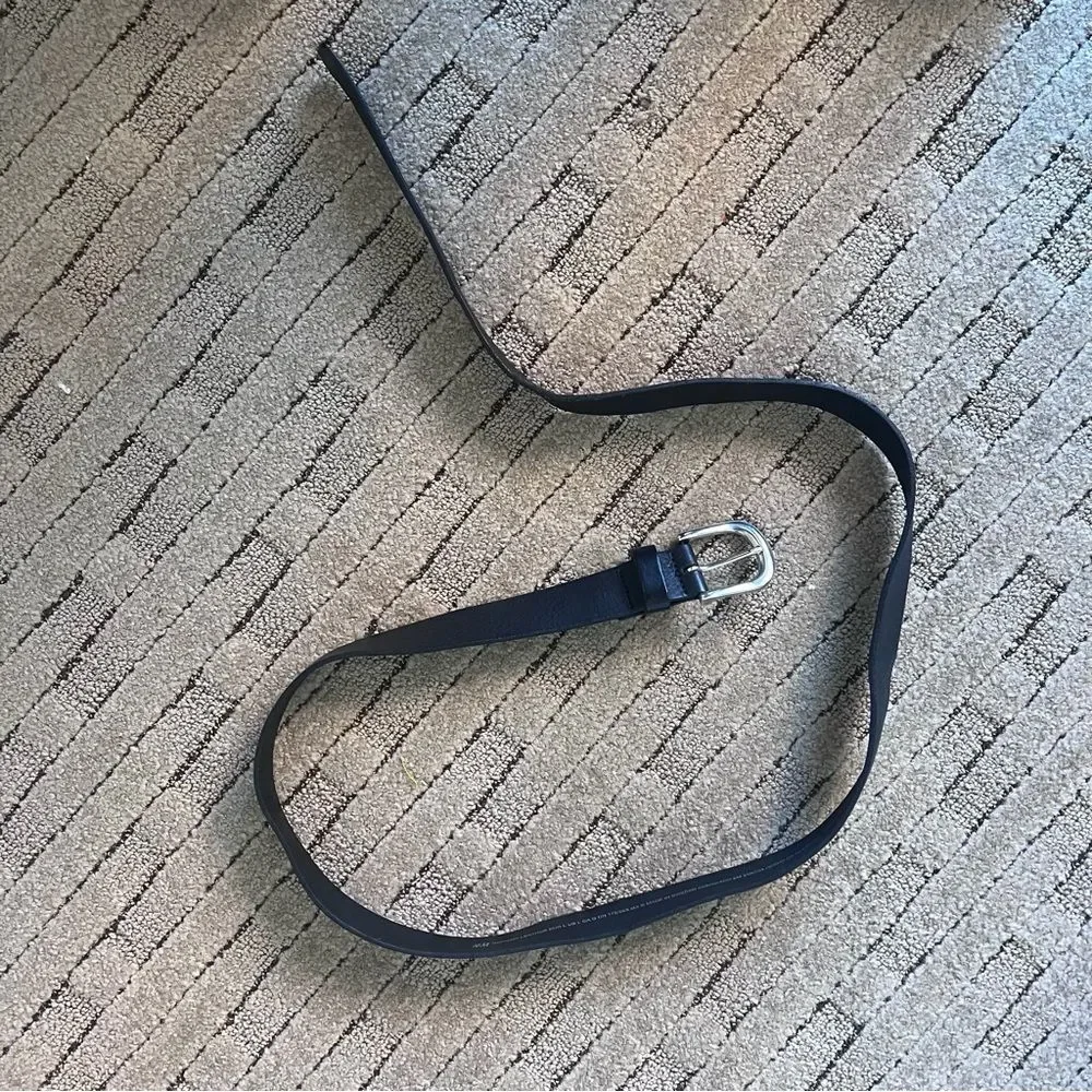 Elegant Black genuine Leather Belt with Silver details from H&M